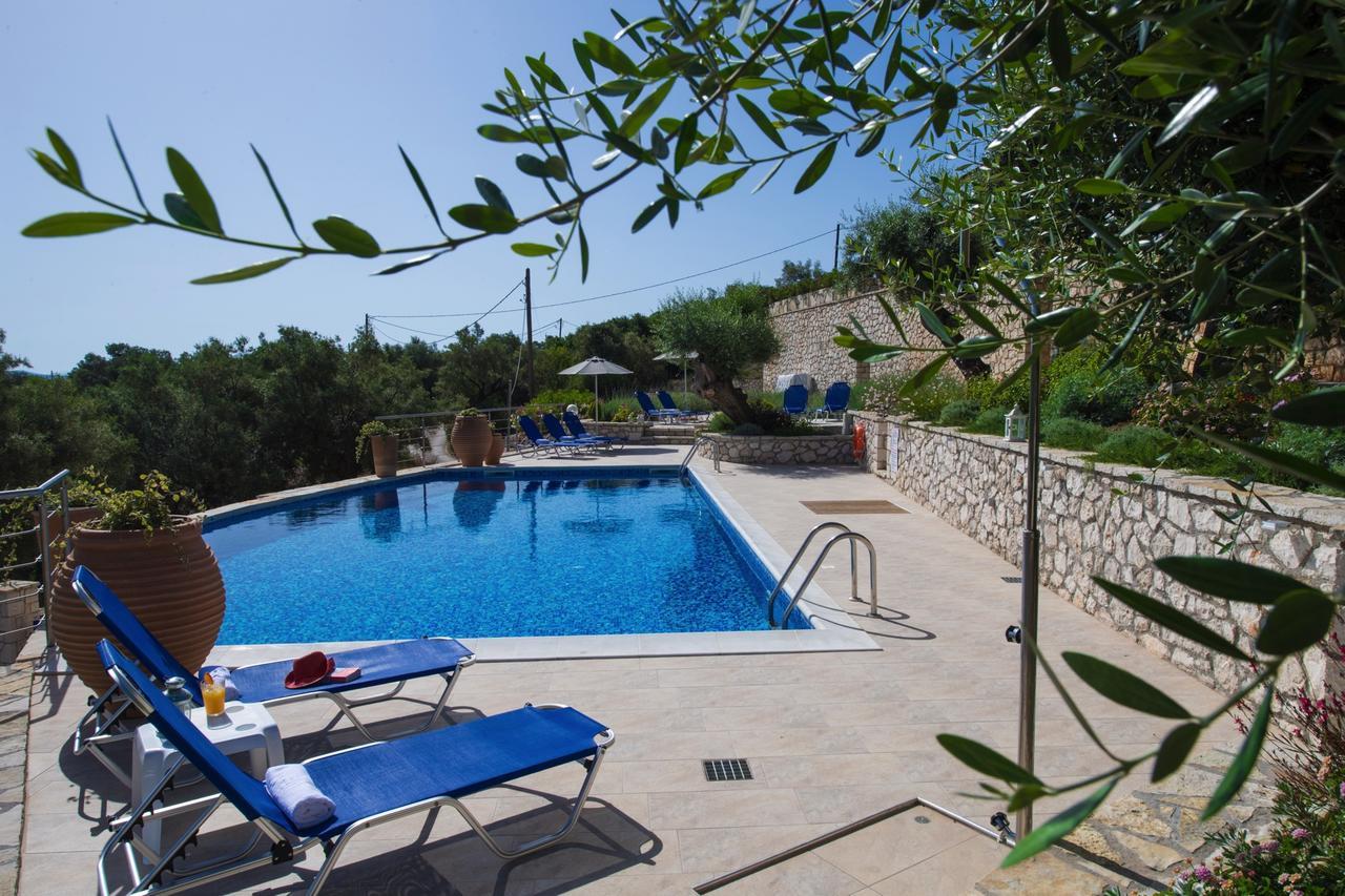 Villas Amantea- Four Villas With Big Pool And Infinity Pool Sývota Extérieur photo