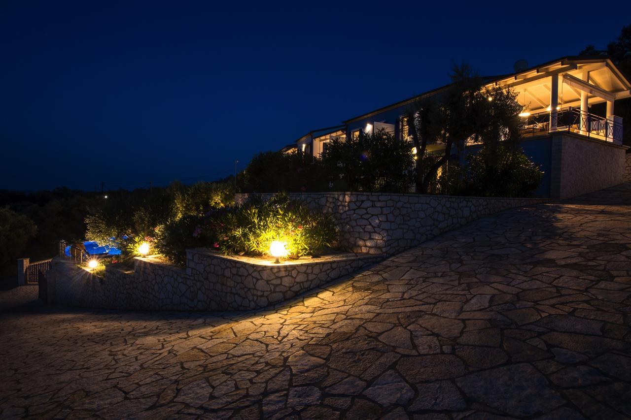 Villas Amantea- Four Villas With Big Pool And Infinity Pool Sývota Extérieur photo